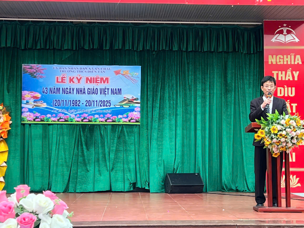 Lễ kỷ mít tinh kỷ niệm ngày Nhà giáo Việt Nam 20/11/2025